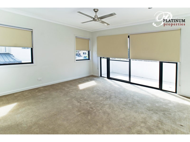 2/40 Bayview Street, Runaway Bay QLD 4216