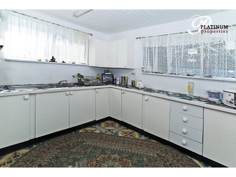 18 Kathleen Ave, Southport QLD 4215