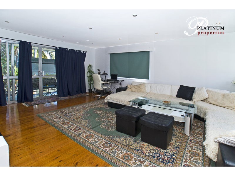 18 Kathleen Ave, Southport QLD 4215