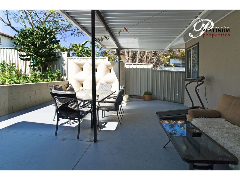 18 Kathleen Ave, Southport QLD 4215