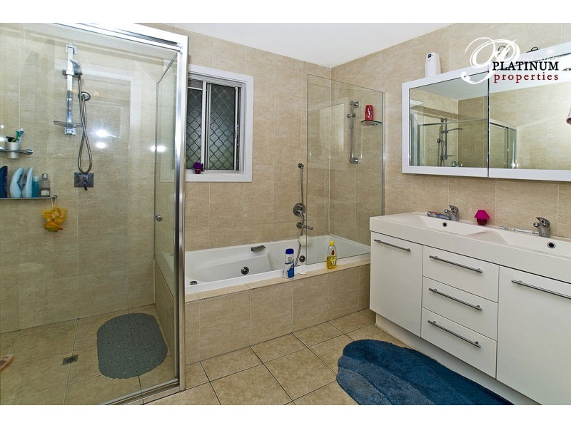18 Kathleen Ave, Southport QLD 4215