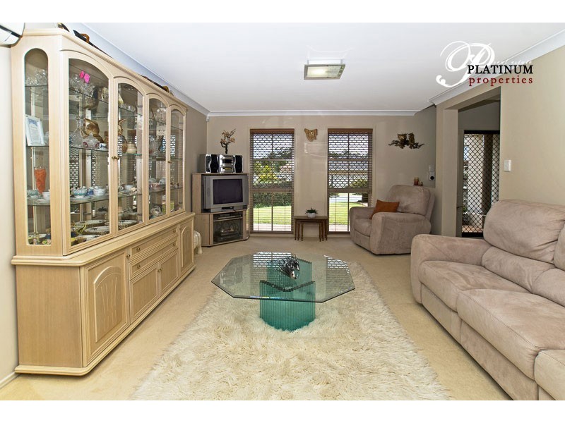 42 Gumleaf Drive, Molendinar QLD 4214