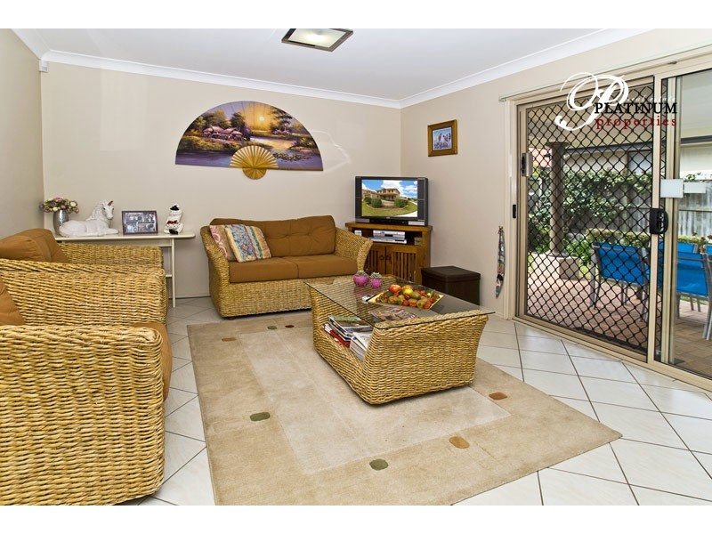 42 Gumleaf Drive, Molendinar QLD 4214