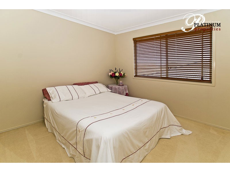 42 Gumleaf Drive, Molendinar QLD 4214