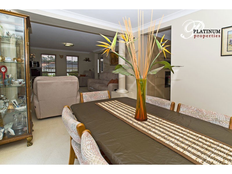42 Gumleaf Drive, Molendinar QLD 4214