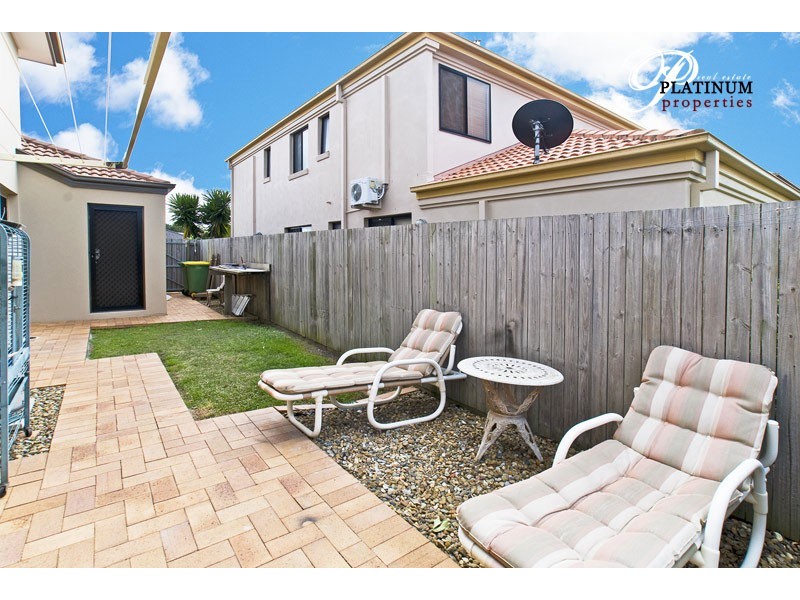 42 Gumleaf Drive, Molendinar QLD 4214