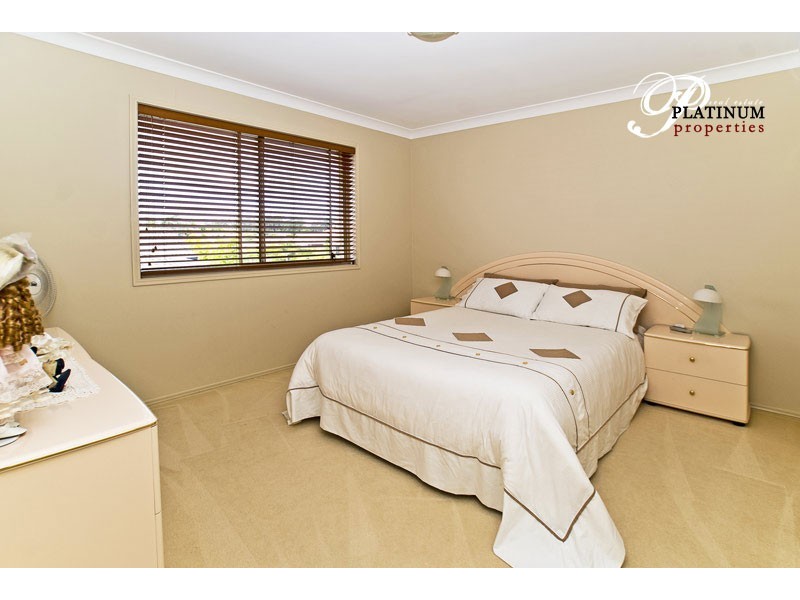 42 Gumleaf Drive, Molendinar QLD 4214