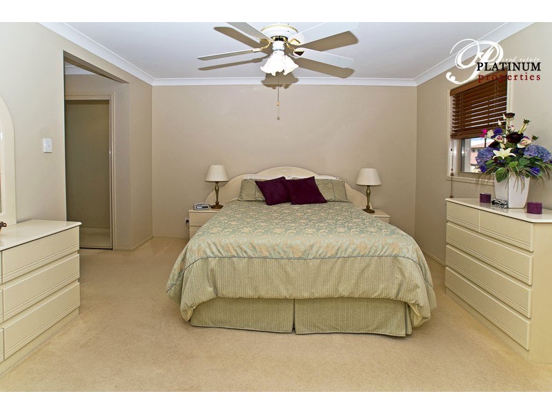 42 Gumleaf Drive, Molendinar QLD 4214