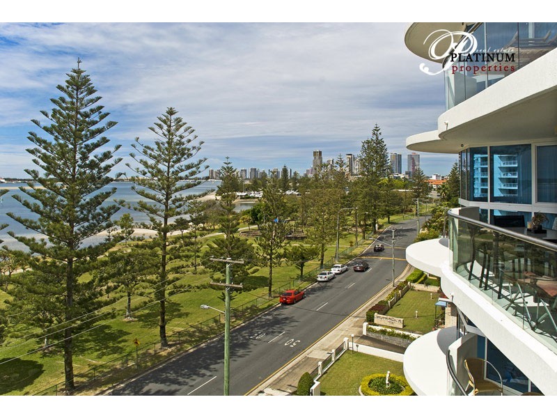 12/204 Marine Parade, Labrador QLD 4215