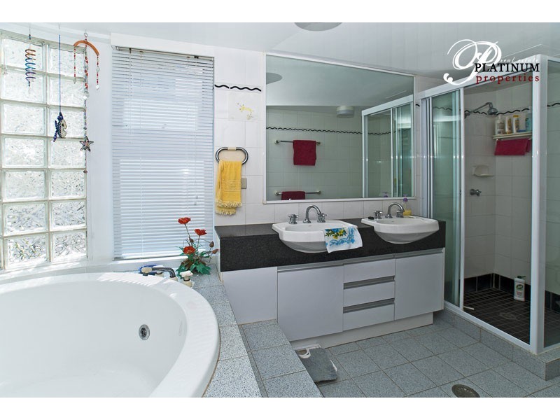 12/204 Marine Parade, Labrador QLD 4215