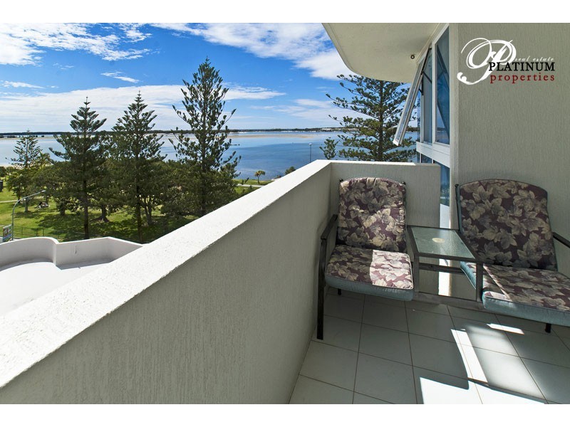 12/204 Marine Parade, Labrador QLD 4215