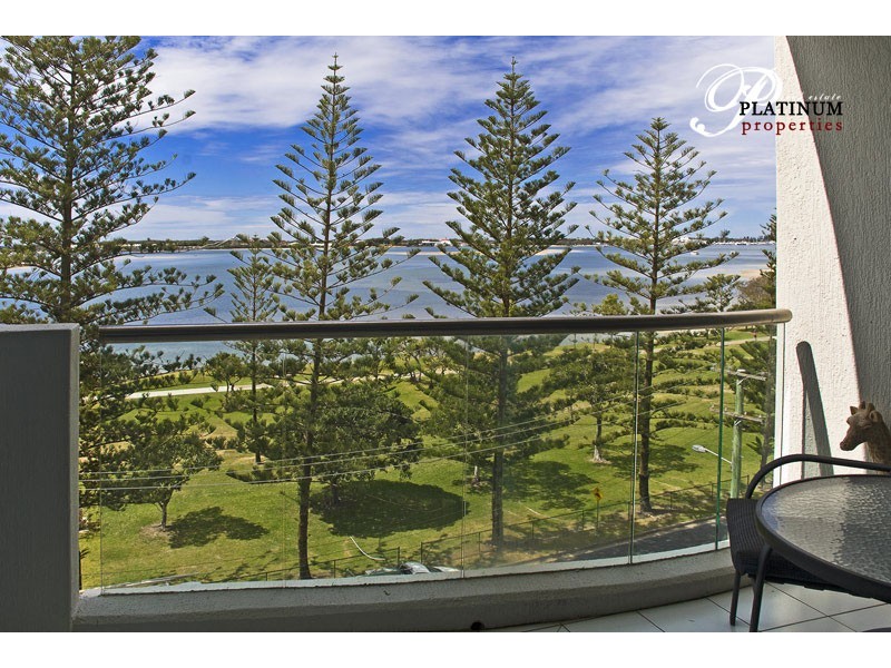 12/204 Marine Parade, Labrador QLD 4215