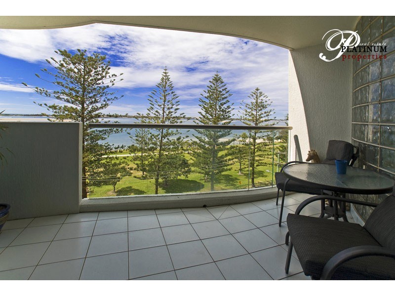 12/204 Marine Parade, Labrador QLD 4215