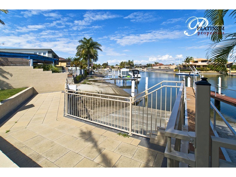 72 O’Grady Drive, Paradise Point QLD 4216