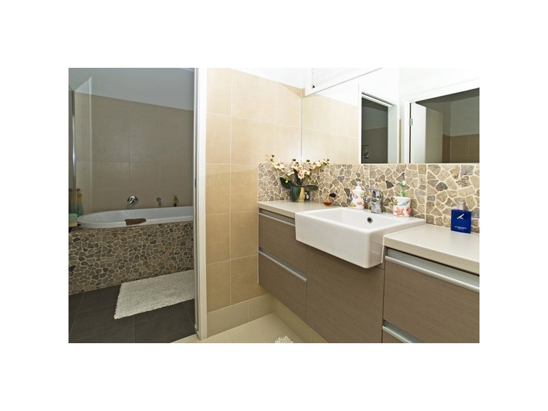 45 Costa Del Sol, Runaway Bay QLD 4216