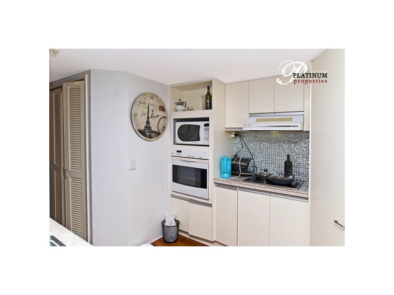 Level 1st  3/204 Marine Parade, Labrador QLD 4215