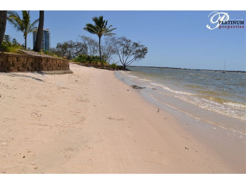 Level 1st  3/204 Marine Parade, Labrador QLD 4215