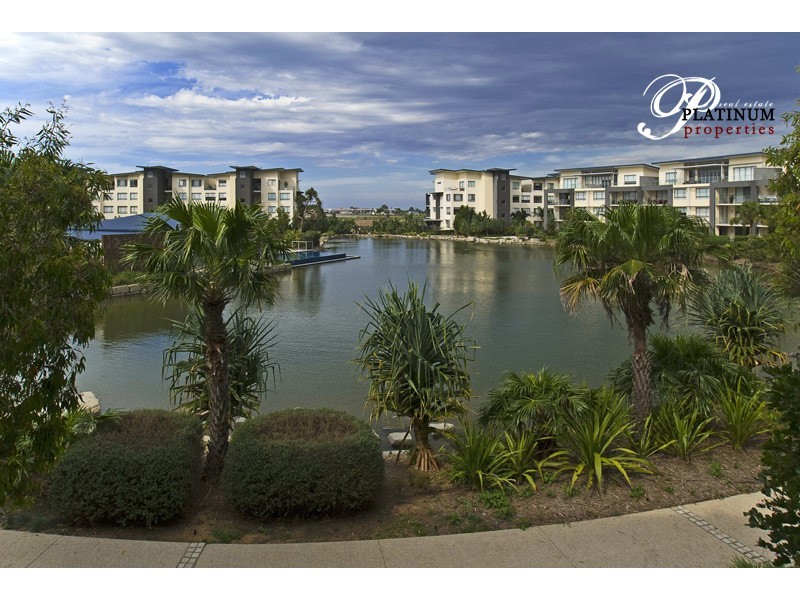 Level 2 323/3 Pendraat Avenue, Hope Island QLD 4212