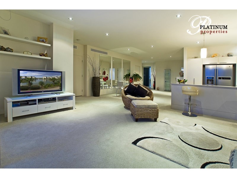 Level 2 323/3 Pendraat Avenue, Hope Island QLD 4212