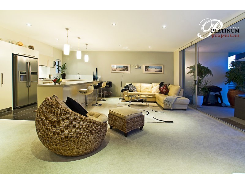 Level 2 323/3 Pendraat Avenue, Hope Island QLD 4212