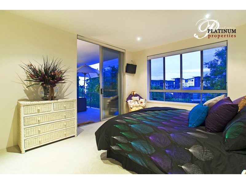 Level 2 323/3 Pendraat Avenue, Hope Island QLD 4212