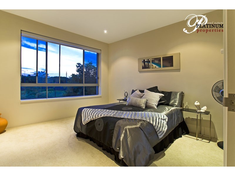 Level 2 323/3 Pendraat Avenue, Hope Island QLD 4212