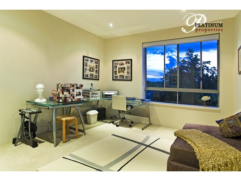 Level 2 323/3 Pendraat Avenue, Hope Island QLD 4212