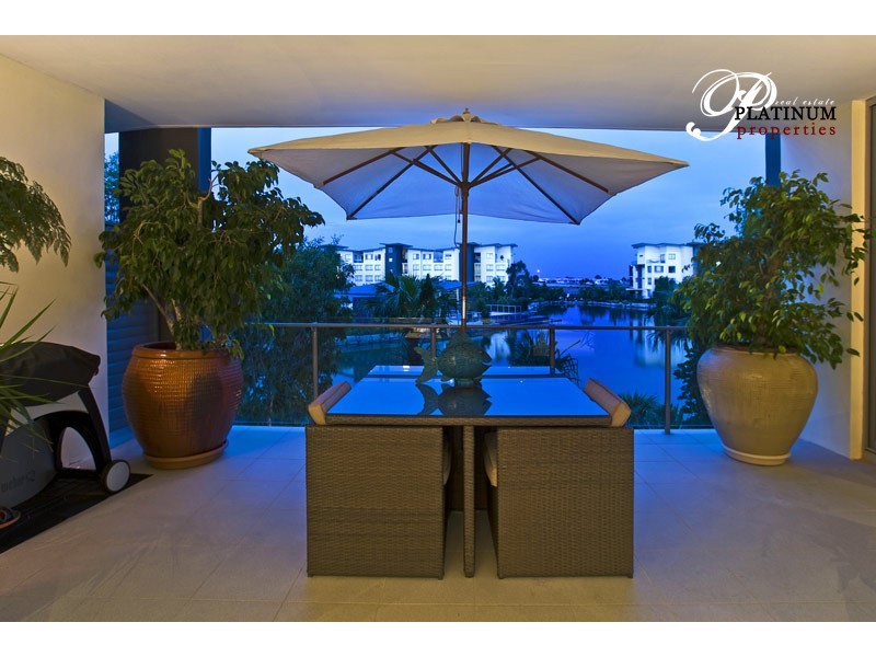 Level 2 323/3 Pendraat Avenue, Hope Island QLD 4212