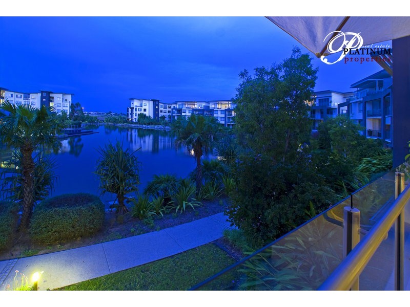 Level 2 323/3 Pendraat Avenue, Hope Island QLD 4212