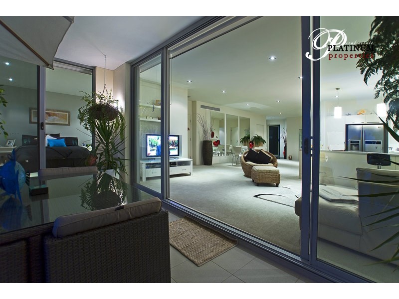 Level 2 323/3 Pendraat Avenue, Hope Island QLD 4212