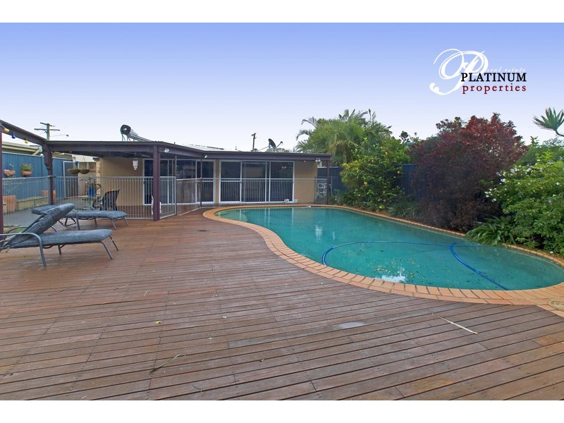 13 Mungera Street, Biggera Waters QLD 4216