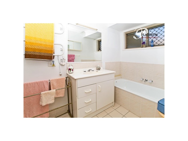 1/8 Keats Place, Nerang QLD 4211