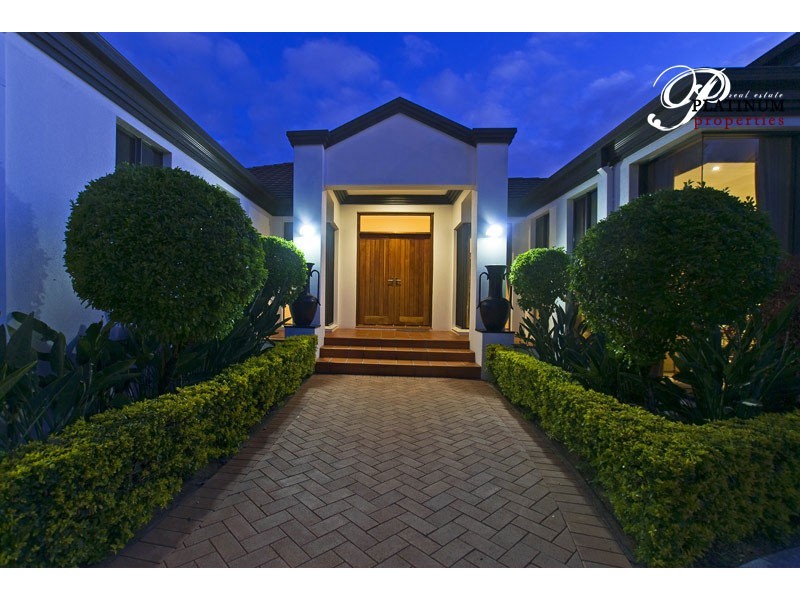 14 Kilbreck Street, Benowa Waters QLD 4217