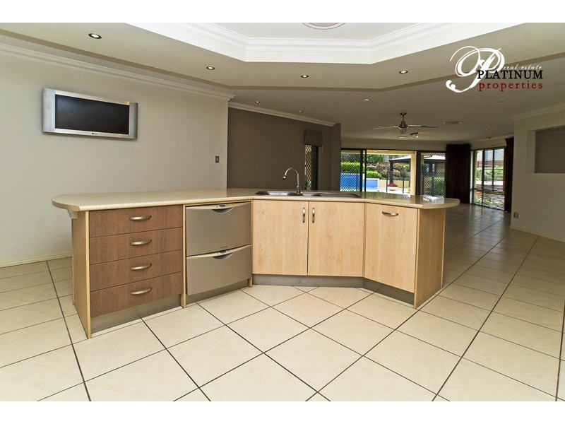 6 Stonewood Court, Molendinar QLD 4214