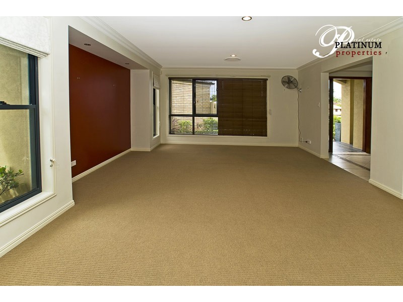 6 Stonewood Court, Molendinar QLD 4214