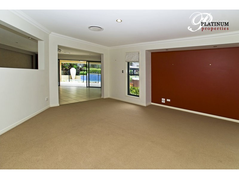 6 Stonewood Court, Molendinar QLD 4214