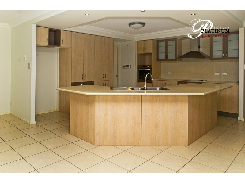 6 Stonewood Court, Molendinar QLD 4214