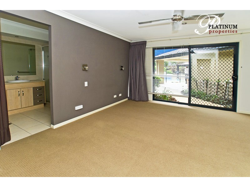 6 Stonewood Court, Molendinar QLD 4214