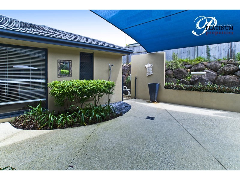 6 Stonewood Court, Molendinar QLD 4214