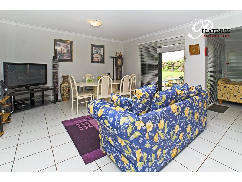 25 Tanzen Drive, Arundel QLD 4214