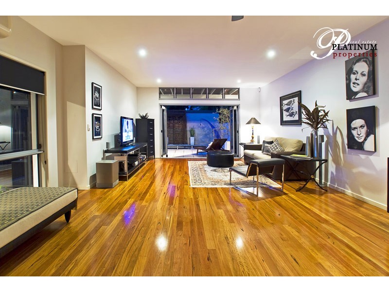 1/27 Norfolk Avenue, Surfers Paradise QLD 4217