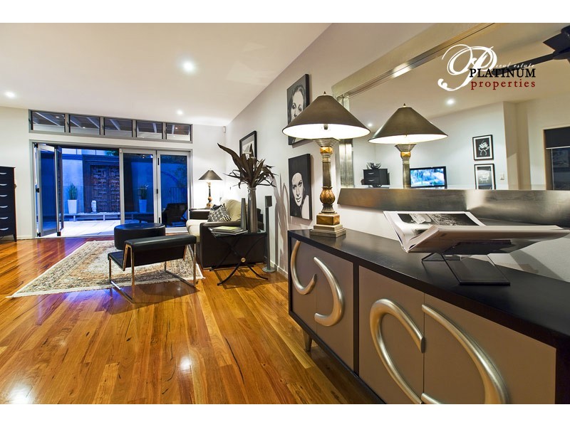 1/27 Norfolk Avenue, Surfers Paradise QLD 4217