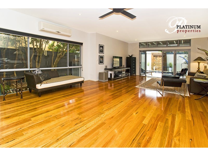 1/27 Norfolk Avenue, Surfers Paradise QLD 4217