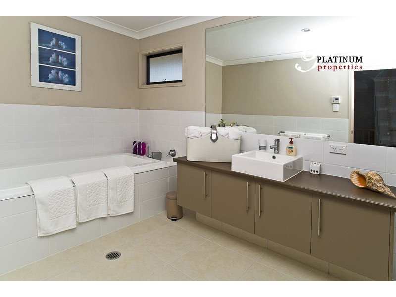 16 Abercrombie Crescent, Upper Coomera QLD 4209