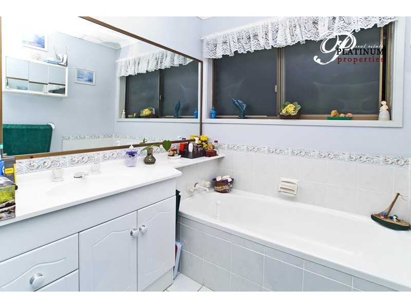 34 Careel Close, Helensvale QLD 4212