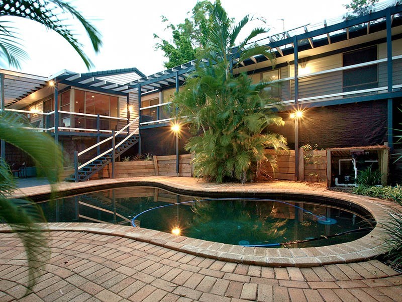 15 Surrey Crt, Helensvale QLD 4212