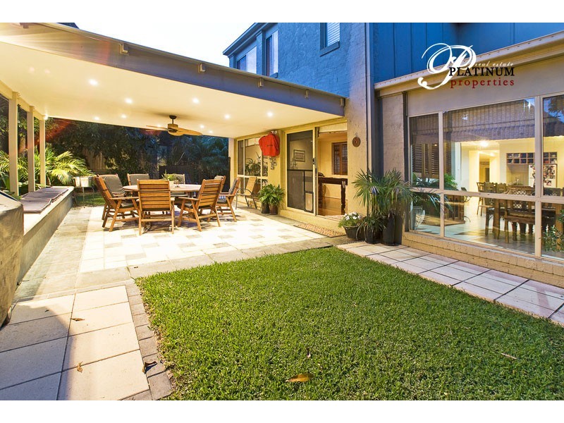 44 Crestwood Drive, Molendinar QLD 4214