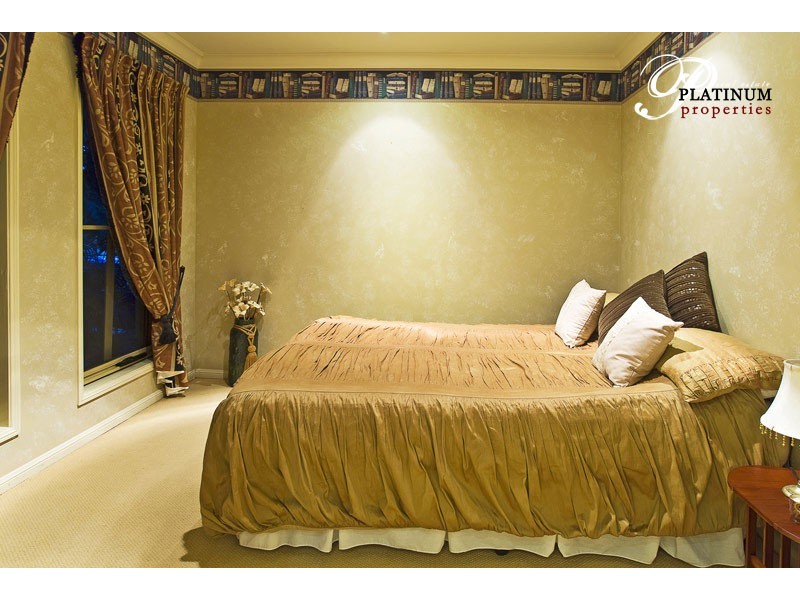 44 Crestwood Drive, Molendinar QLD 4214