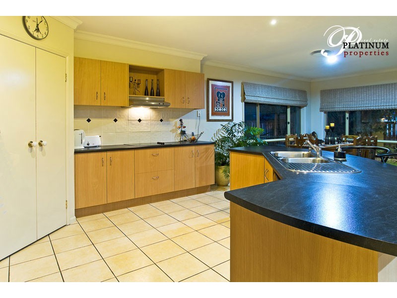 44 Crestwood Drive, Molendinar QLD 4214