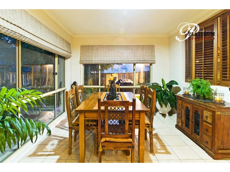 44 Crestwood Drive, Molendinar QLD 4214